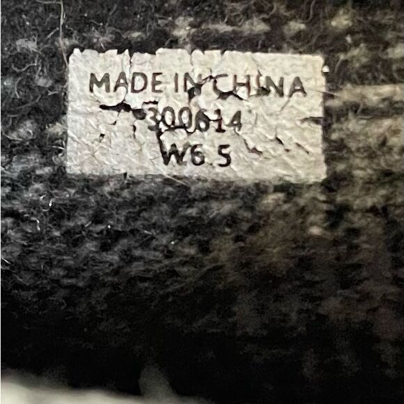 Tom’s Black Suede Wedge Lace-up Ankle Bootie. - Picture 7 of 8